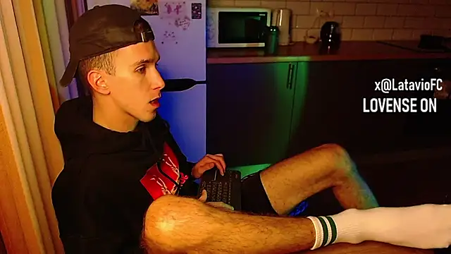 Snapshot of Midnighter_ chatting on 09.28.25 Midnighter  online show from 09.28.25