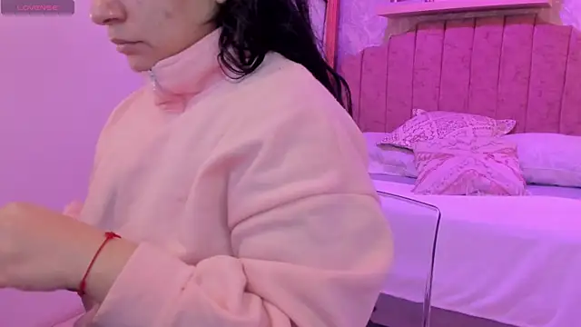 scarlet miller1 online show from 10.25.25