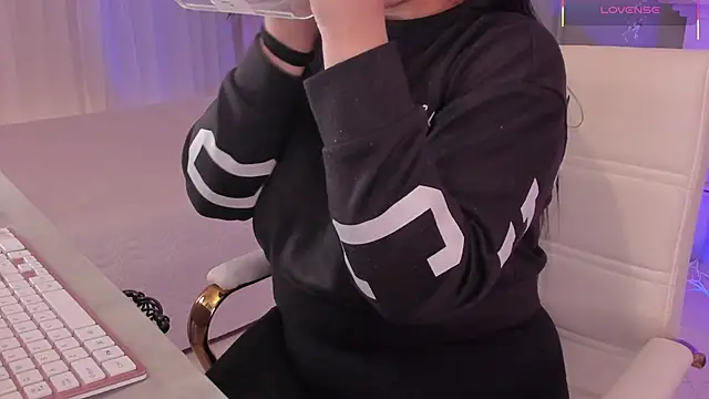 scarlet miller1 online show from 11.07.25