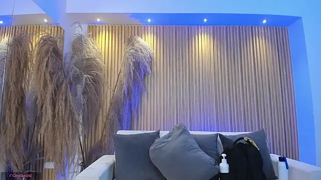 charlottewhitte online show from 03.18.25