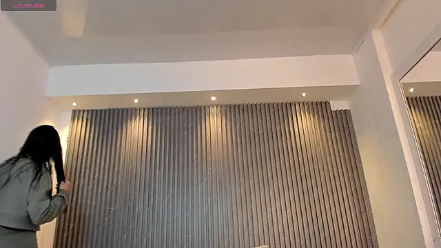 charlottewhitte online show from 03.21.25