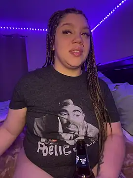 QueenNuttCollector online show from 12.21.24