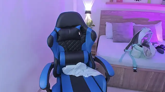 izaro22 online show from 09.15.25