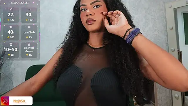 HOTBLACKANDWHITE2 online show from 03.14.26