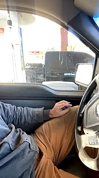 Snapshot of Themechanic420 chatting on 12.03.24 Themechanic420 online show from 12.03.24