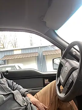 Snapshot of Themechanic420 chatting on 12.04.24 Themechanic420 online show from 12.04.24