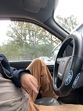 Snapshot of Themechanic420 chatting on 12.19.24 Themechanic420 online show from 12.19.24