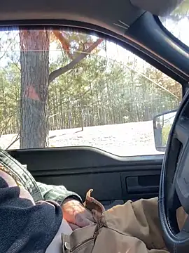 Snapshot of Themechanic420 chatting on 01.22.25 Themechanic420 online show from 01.22.25