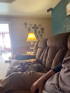 Snapshot of Themechanic420 chatting on 02.03.25 Themechanic420 online show from 02.03.25