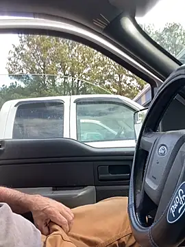 Snapshot of Themechanic420 chatting on 02.04.25 Themechanic420 online show from 02.04.25