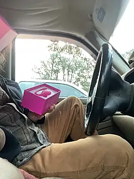 Snapshot of Themechanic420 chatting on 02.27.25 Themechanic420 online show from 02.27.25