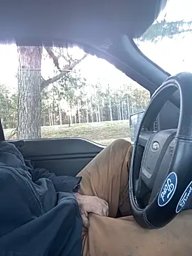 Snapshot of Themechanic420 chatting on 03.06.25 Themechanic420 online show from 03.06.25