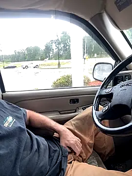 Snapshot of Themechanic420 chatting on 10.06.25 Themechanic420 online show from 10.06.25