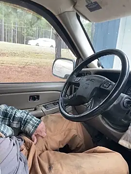 Snapshot of Themechanic420 chatting on 10.29.25 Themechanic420 online show from 10.29.25