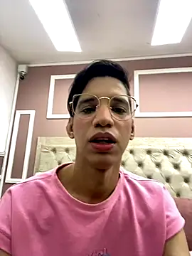 Ariel Femboy  online show from 11.18.25