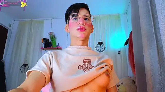 Snapshot of Ariel_Femboy_ chatting on 03.13.26 Ariel Femboy online show from 03.13.26