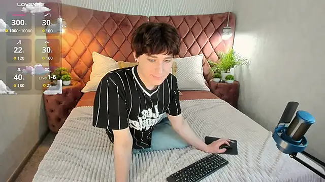  YummyTony  online show from 02.02.26