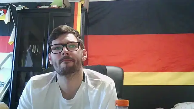 Snapshot of Die-geile-Sau chatting on 06.13.26 Die-geile-Sau online show from 06.13.26