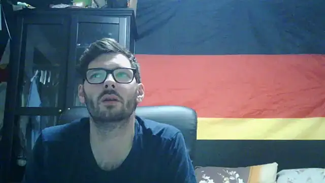 Snapshot of Die-geile-Sau chatting on 06.15.26 Die-geile-Sau online show from 06.15.26