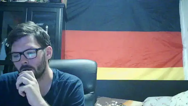 Snapshot of Die-geile-Sau chatting on 06.18.26 Die-geile-Sau online show from 06.18.26