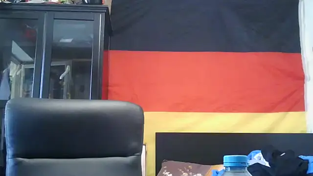 Snapshot of Die-geile-Sau chatting on 06.19.26 Die-geile-Sau online show from 06.19.26