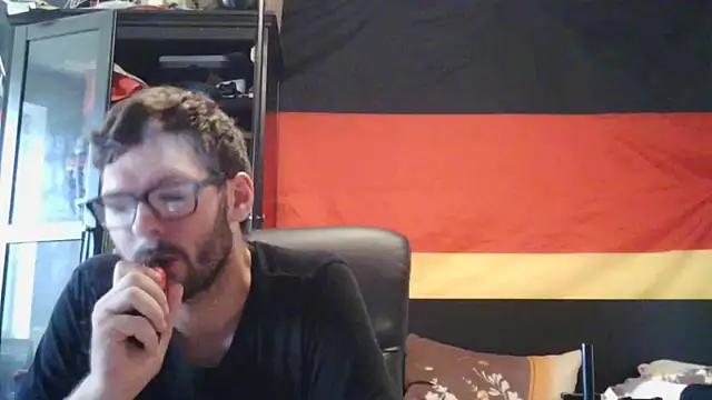 Snapshot of Die-geile-Sau chatting on 06.23.26 Die-geile-Sau online show from 06.23.26