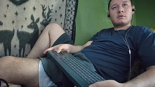 Snapshot of sweet_cock28 chatting on 05.21.26 sweet cock28 online show from 05.21.26