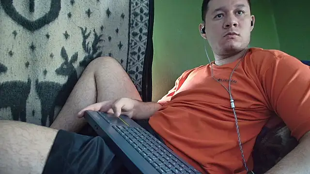 Snapshot of sweet_cock28 chatting on 05.26.26 sweet cock28 online show from 05.26.26