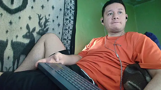 Snapshot of sweet_cock28 chatting on 05.27.26 sweet cock28 online show from 05.27.26