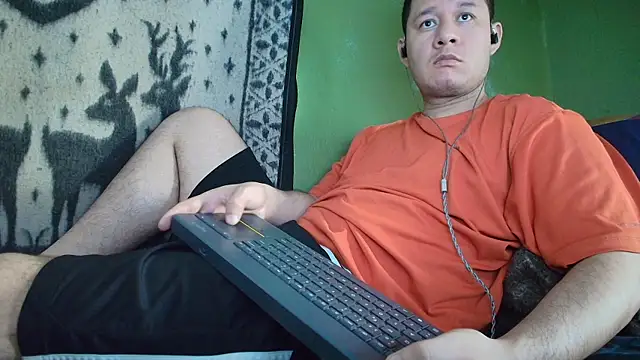Snapshot of sweet_cock28 chatting on 06.01.26 sweet cock28 online show from 06.01.26