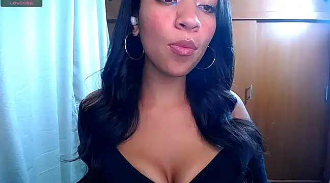 Snapshot of Danna_Ross_ chatting on 01.24.25 Danna Ross  online show from 01.24.25