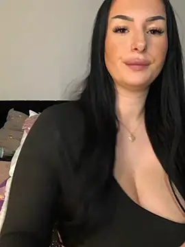 Snapshot of Mia-Bremer chatting on 01.16.26 Mia-Bremer online show from 01.16.26