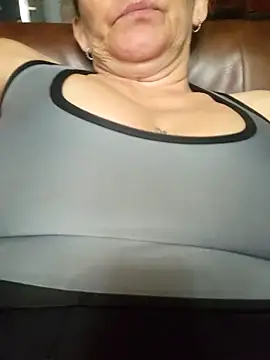 Snapshot of SeductionSilera chatting on 10.03.25 SeductionSilera online show from 10.03.25