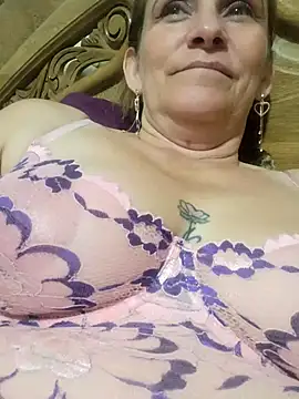 Snapshot of SeductionSilera chatting on 10.28.25 SeductionSilera online show from 10.28.25