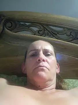 Snapshot of SeductionSilera chatting on 10.31.25 SeductionSilera online show from 10.31.25