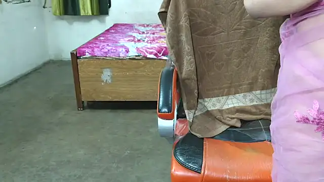 Cute Mahi22 online show from 04.22.26