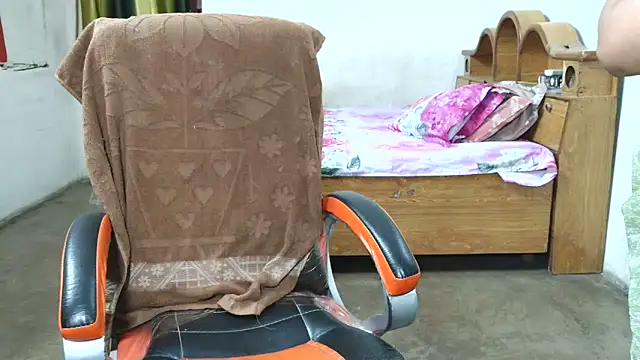 Cute Mahi22 online show from 06.18.26