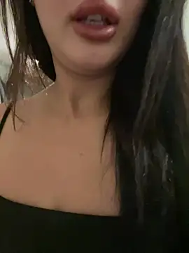 Snapshot of Sarahkhaalifa chatting on 07.17.26 Sarahkhaalifa online show from 07.17.26