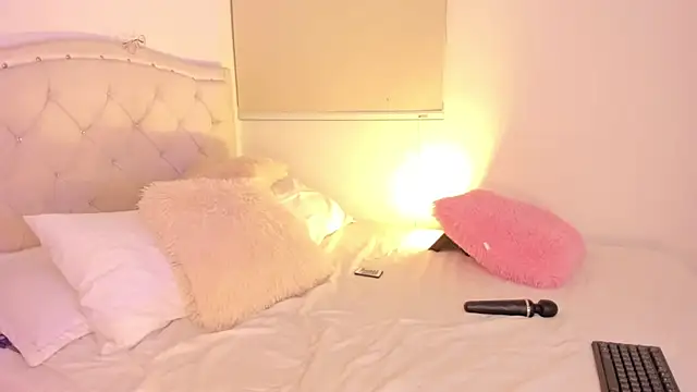 Snapshot of Zamblissett chatting on 02.08.26 Zamblissett online show from 02.08.26