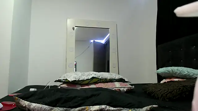 Snapshot of dolcemacca chatting on 01.21.25 dolcemacca online show from 01.21.25