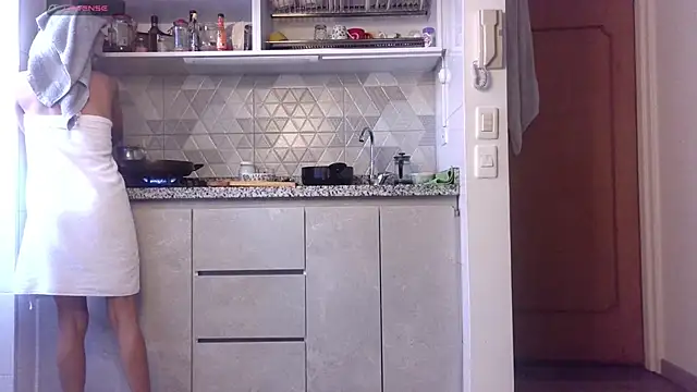 Snapshot of mini_kunis chatting on 12.20.24 mini kunis online show from 12.20.24