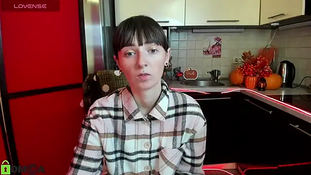 TayanaJons online show from 11.14.25