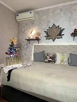 StripBianka online show from 12.18.25