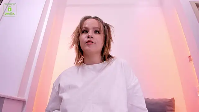 Snapshot of ErikaLust chatting on 12.09.24 ErikaLust online show from 12.09.24