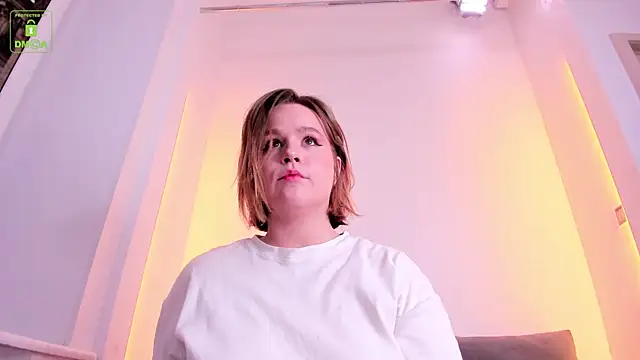 Snapshot of ErikaLust chatting on 03.06.25 ErikaLust online show from 03.06.25