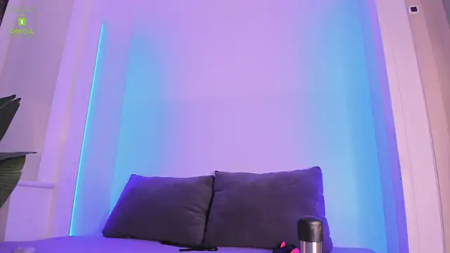 Snapshot of ErikaLust chatting on 10.16.25 ErikaLust online show from 10.16.25