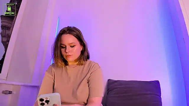 Snapshot of ErikaLust chatting on 10.23.25 ErikaLust online show from 10.23.25