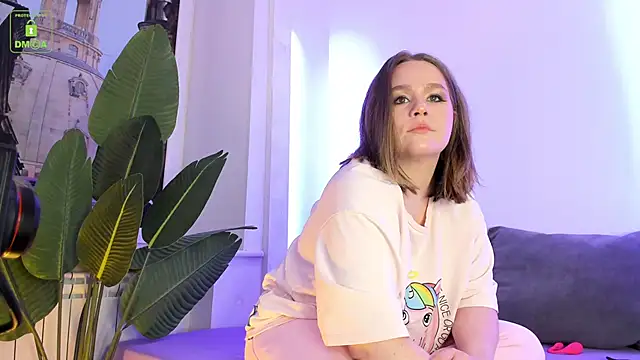 Snapshot of ErikaLust chatting on 12.03.25 ErikaLust online show from 12.03.25