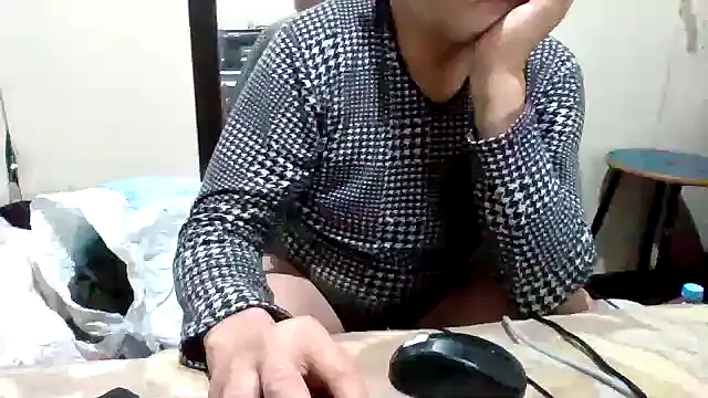 Snapshot of asira39 chatting on 11.12.25 asira39 online show from 11.12.25