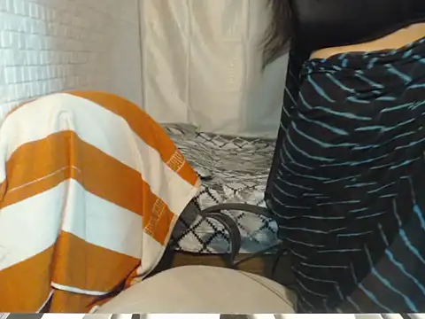 Snapshot of Oh_Maya chatting on 06.10.26 Oh Maya online show from 06.10.26